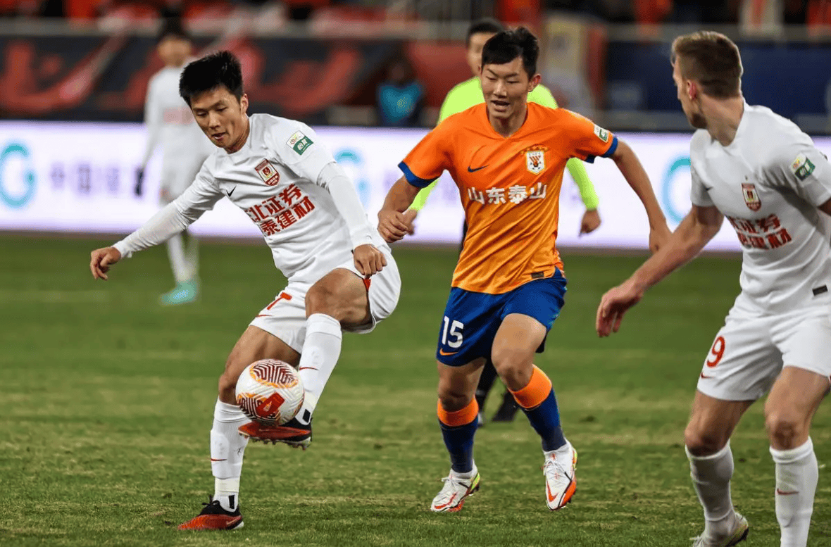 满冠平台 -风云突变！山东男篮关键时刻状态回暖，亚冠版图或变，底气十足，更衣室氛围转暖的简单介绍