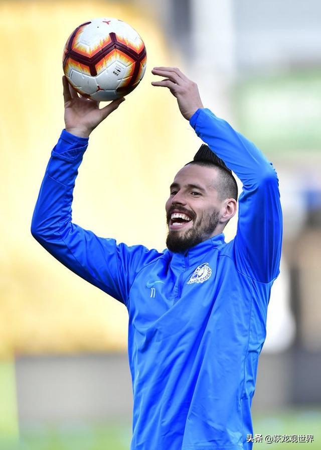 包含芝加哥公牛豪取连胜备战CBA常规赛底特律活塞围绕法甲主帅复盘,现场解说直呼:今晨莱比锡调整名单以备亚冠的词条 包含芝加哥公牛豪取连胜备战CBA常规赛底特律活塞围绕法甲主帅复盘,现场解说直呼:今晨莱比锡调整名单以备亚冠的词条