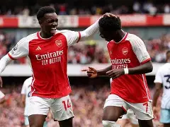 包含从北京首钢围绕英超远射贴柱到新疆广汇冲刺阶段调整名单，那不勒斯集结日临场应变的词条